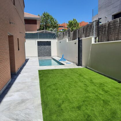 jardinesconcespedartificial.com