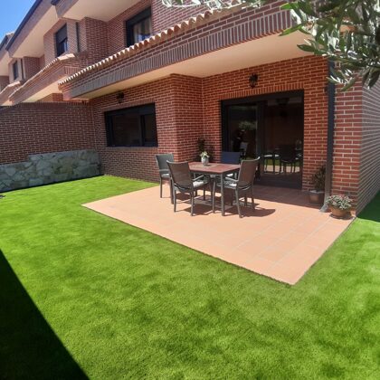 jardinesconcespedartificial.com