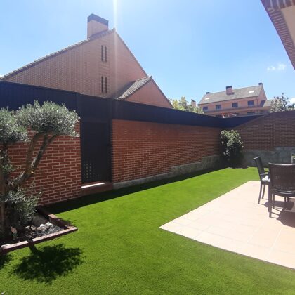 jardinesconcespedartificial.com