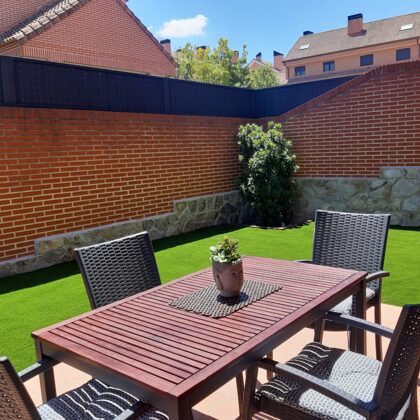 jardinesconcespedartificial.com